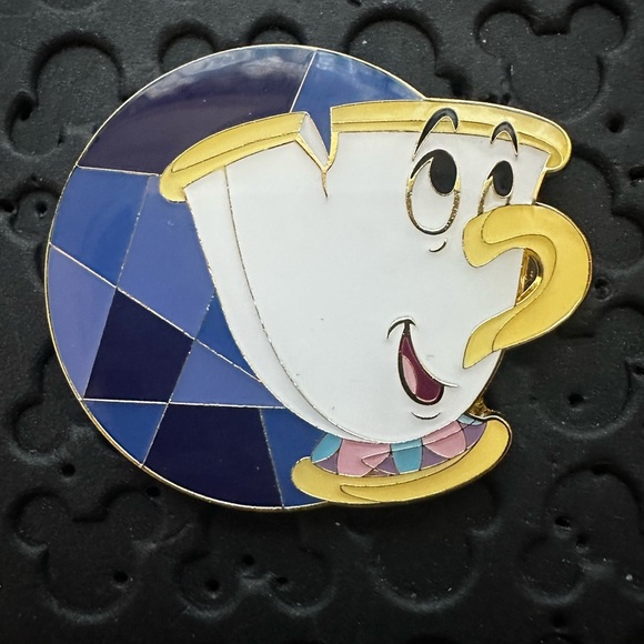 📍FINAL SALE📍Disney Loungefly Trading Pins Princess Sidekick Portrait - Chip - Picture 1 of 3